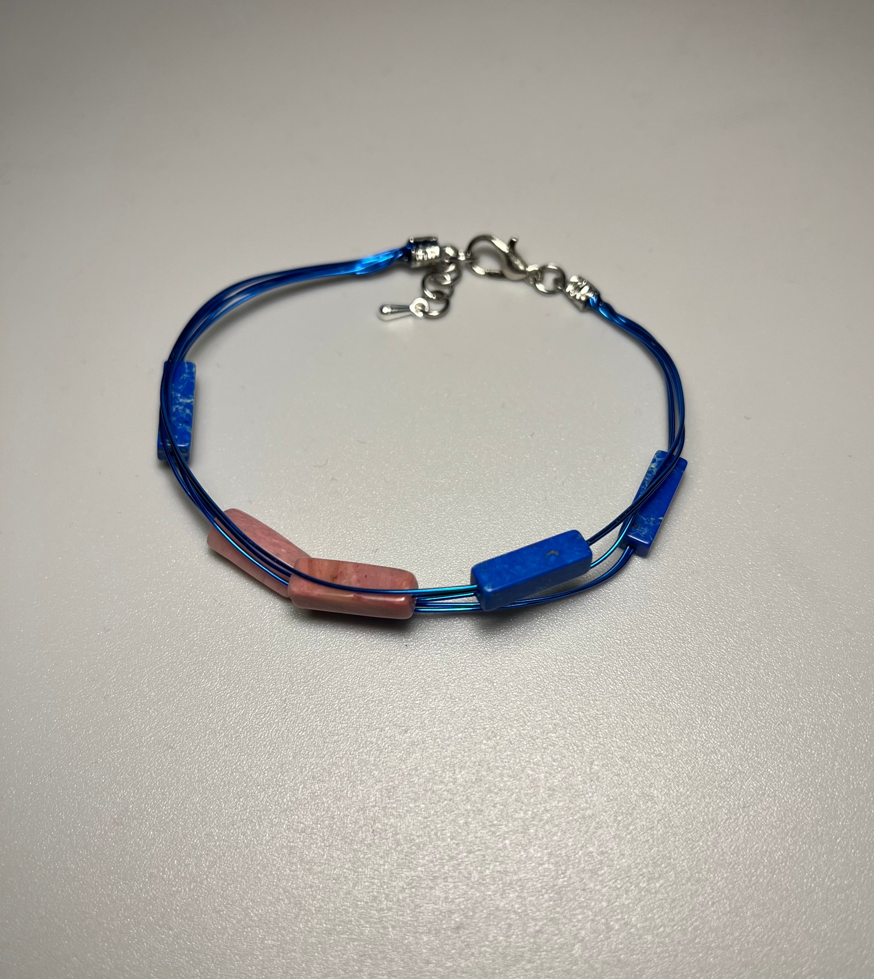 Тухла във вълните