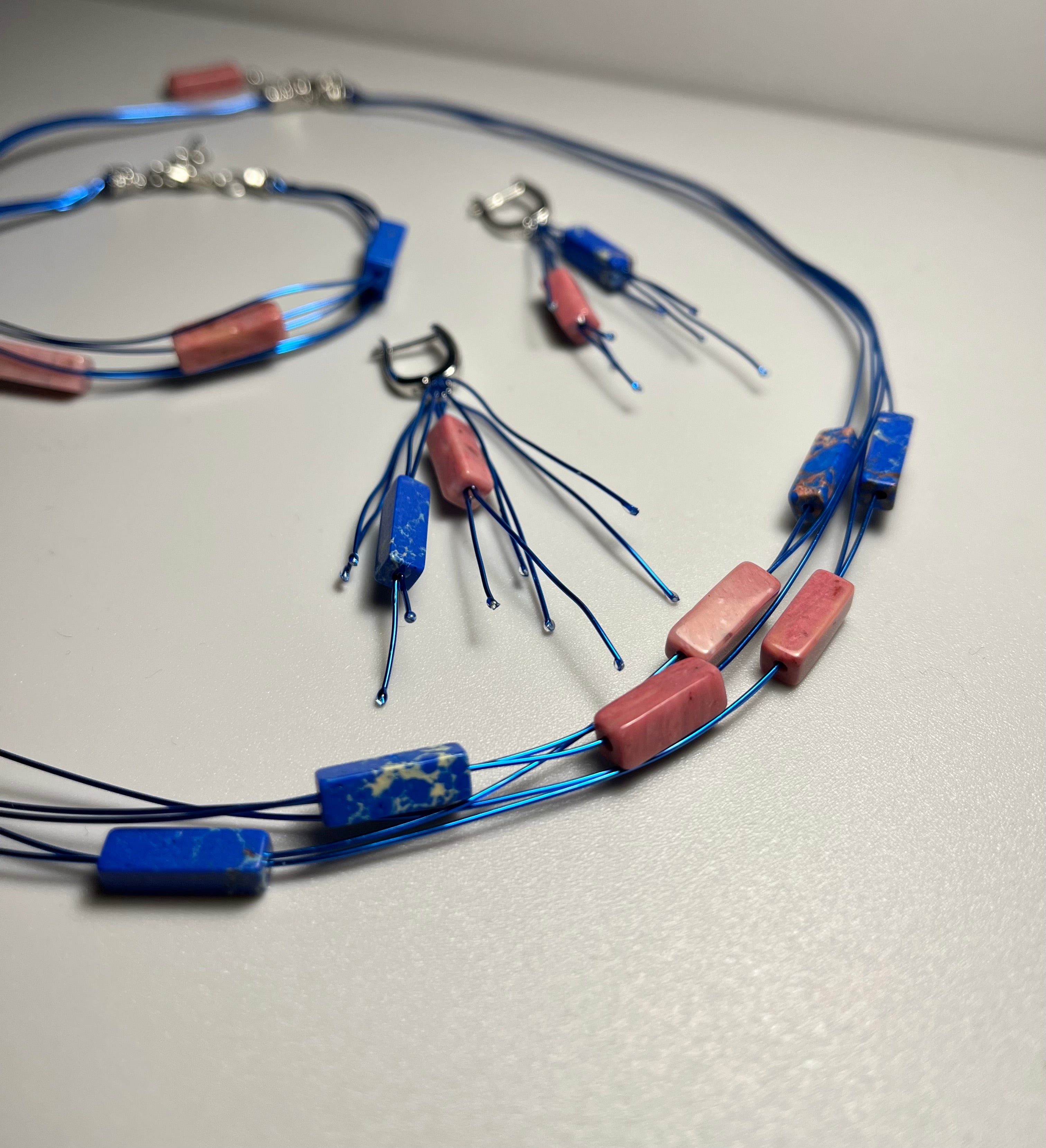 Тухла във вълните