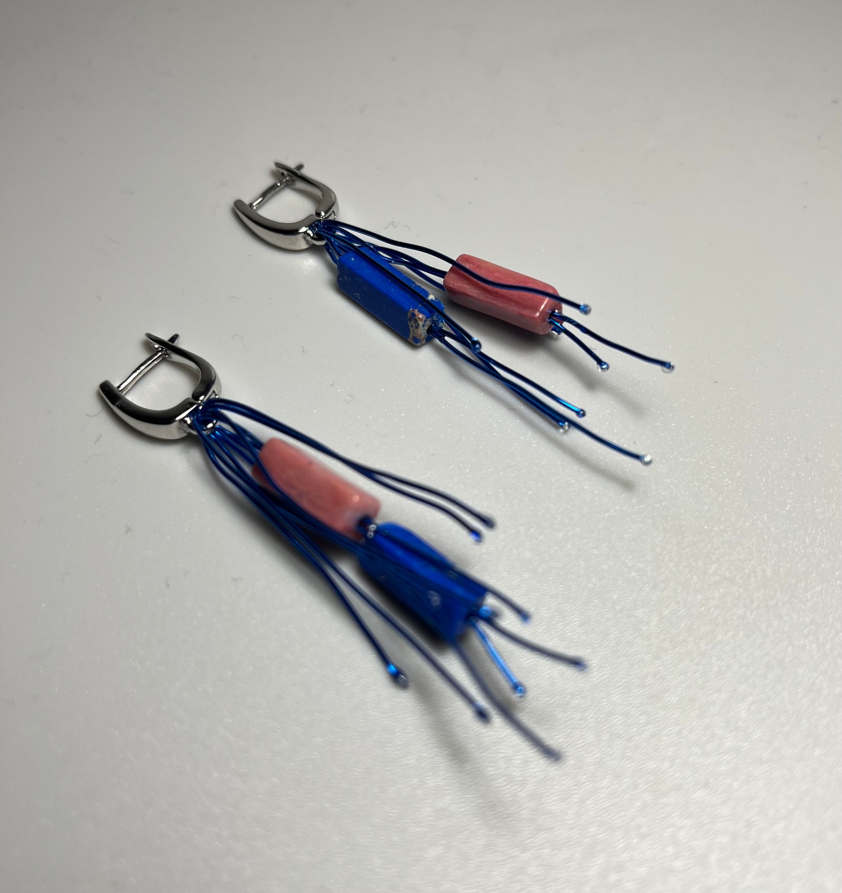 Тухла във вълните