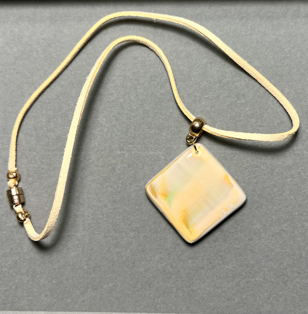 Колие Платно