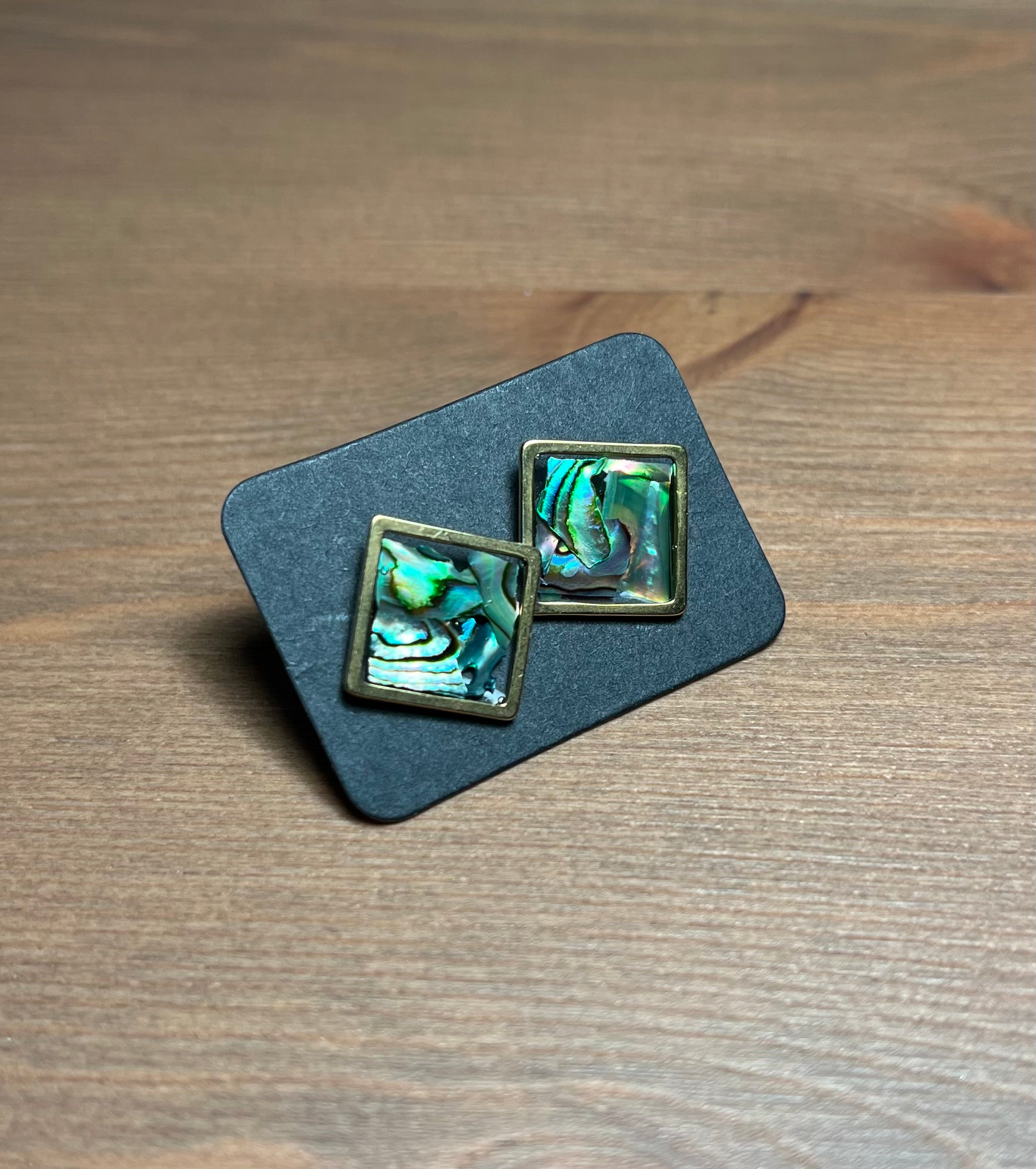 Обици на винт