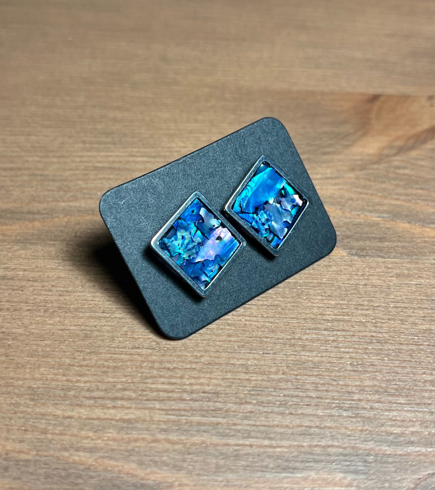 Обици на винт