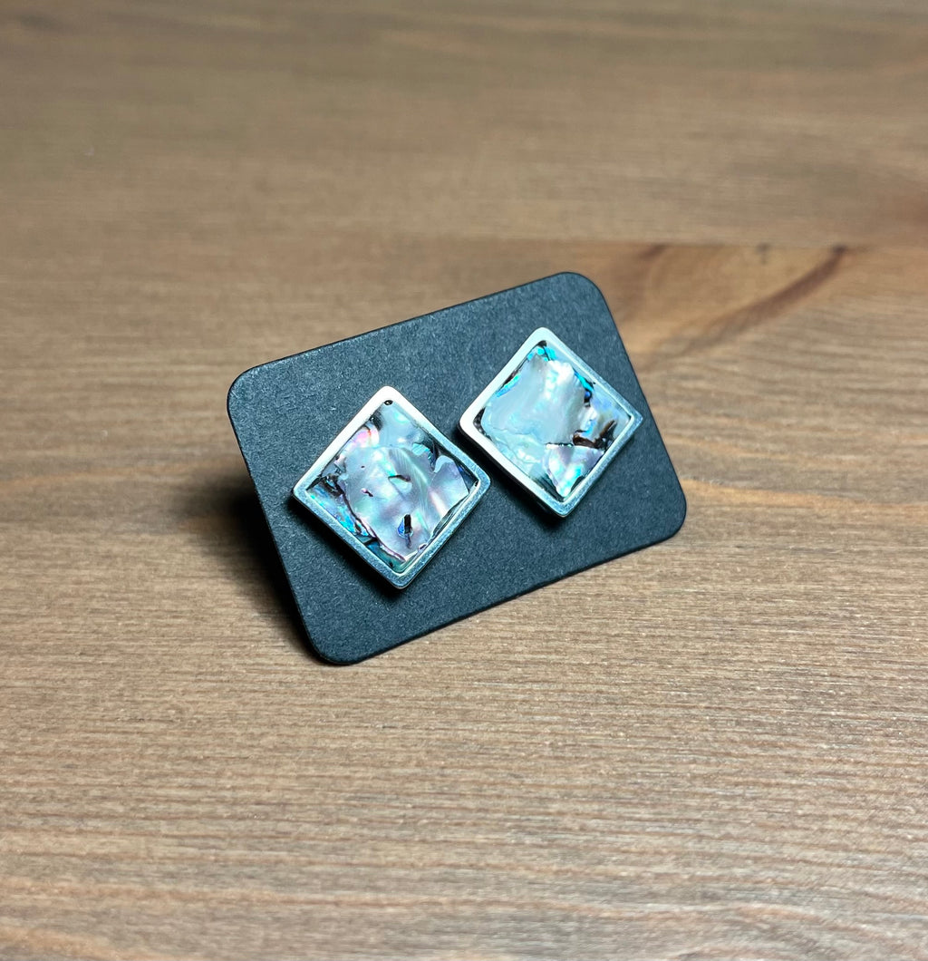 Обици на винт