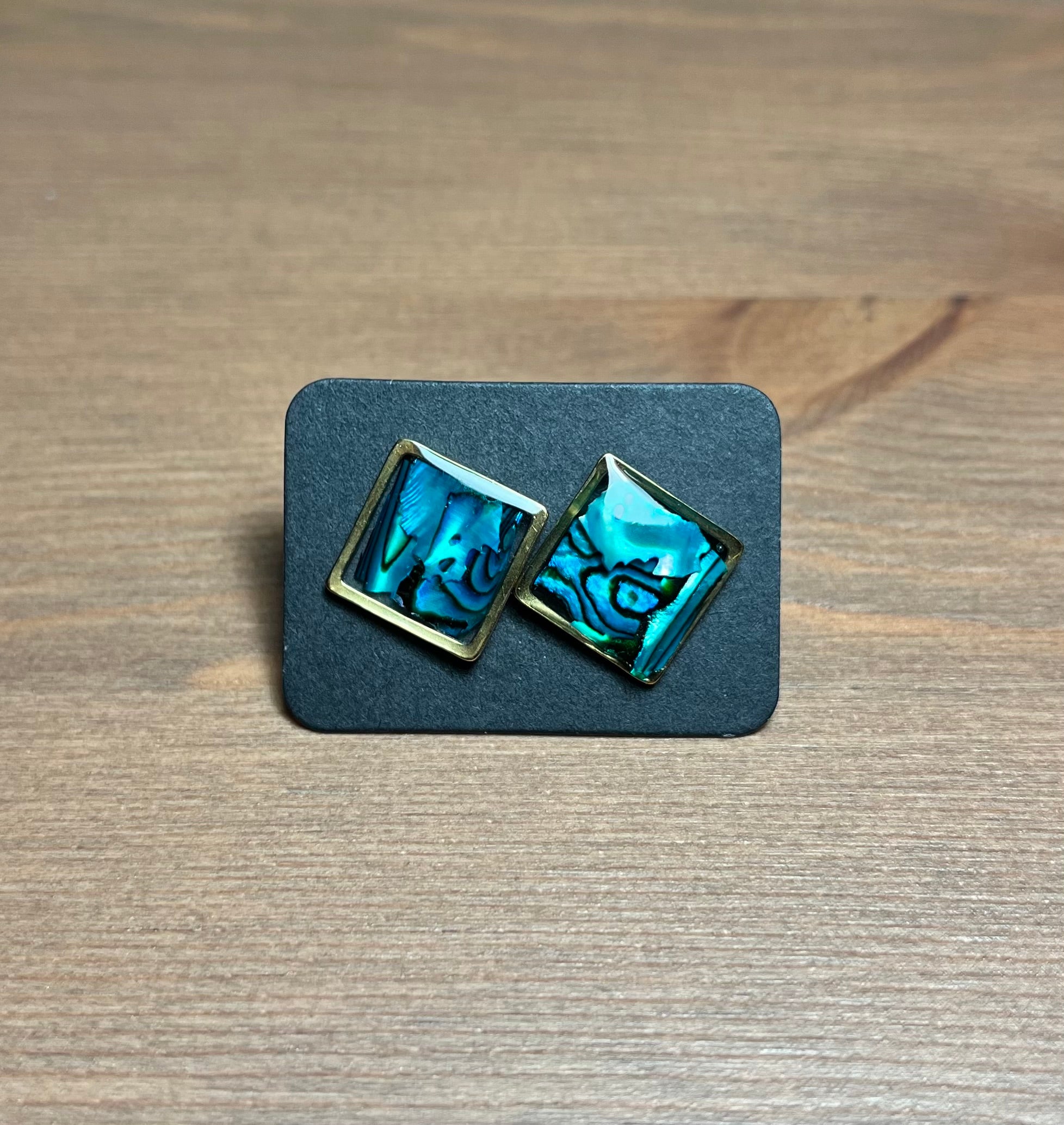 Обици на винт