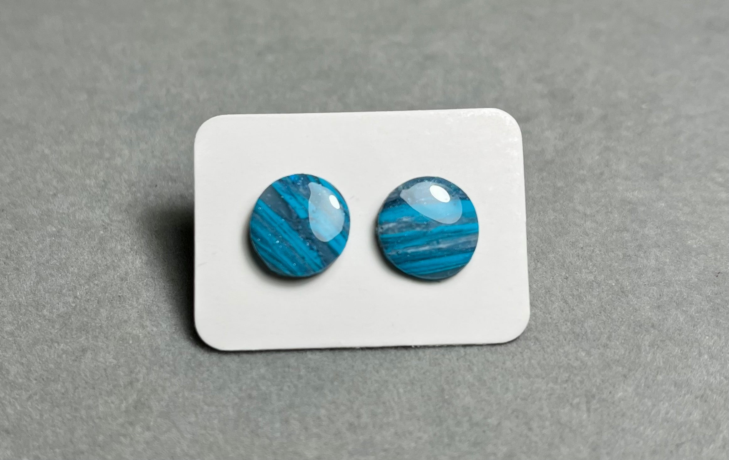 Сини обици на винт