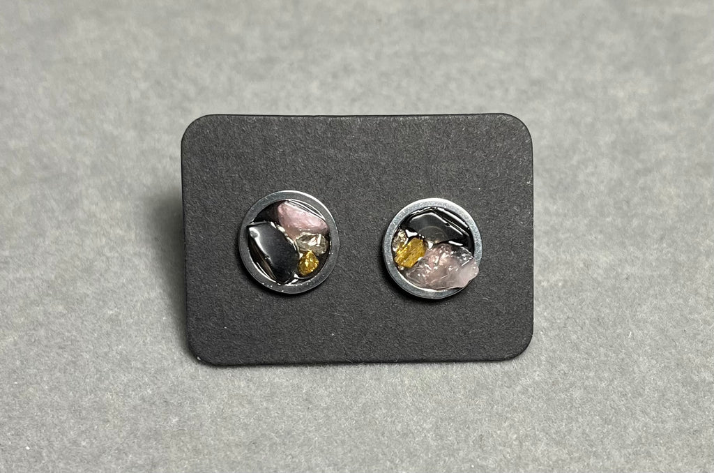 Сребристи обици на винт