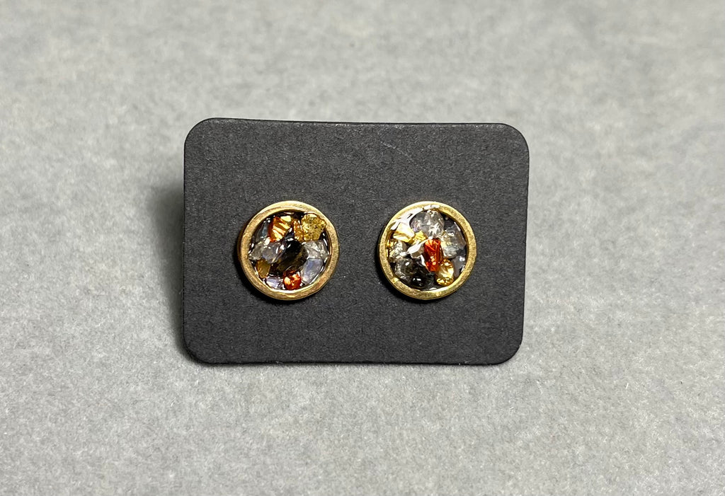 Златисти обици на винт