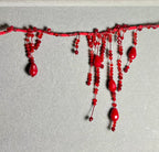 Кърваво червен