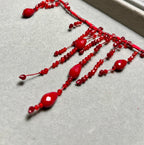 Кърваво червен