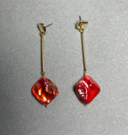 Дълги червени обици