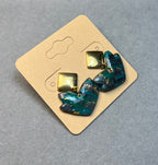 Златно ромбоидно листо