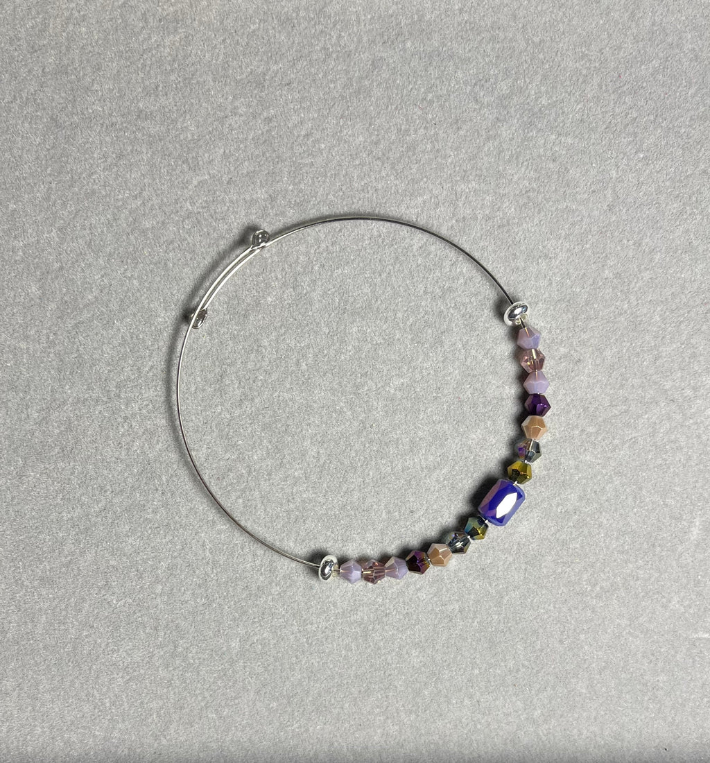 Бляскава лилава гривна