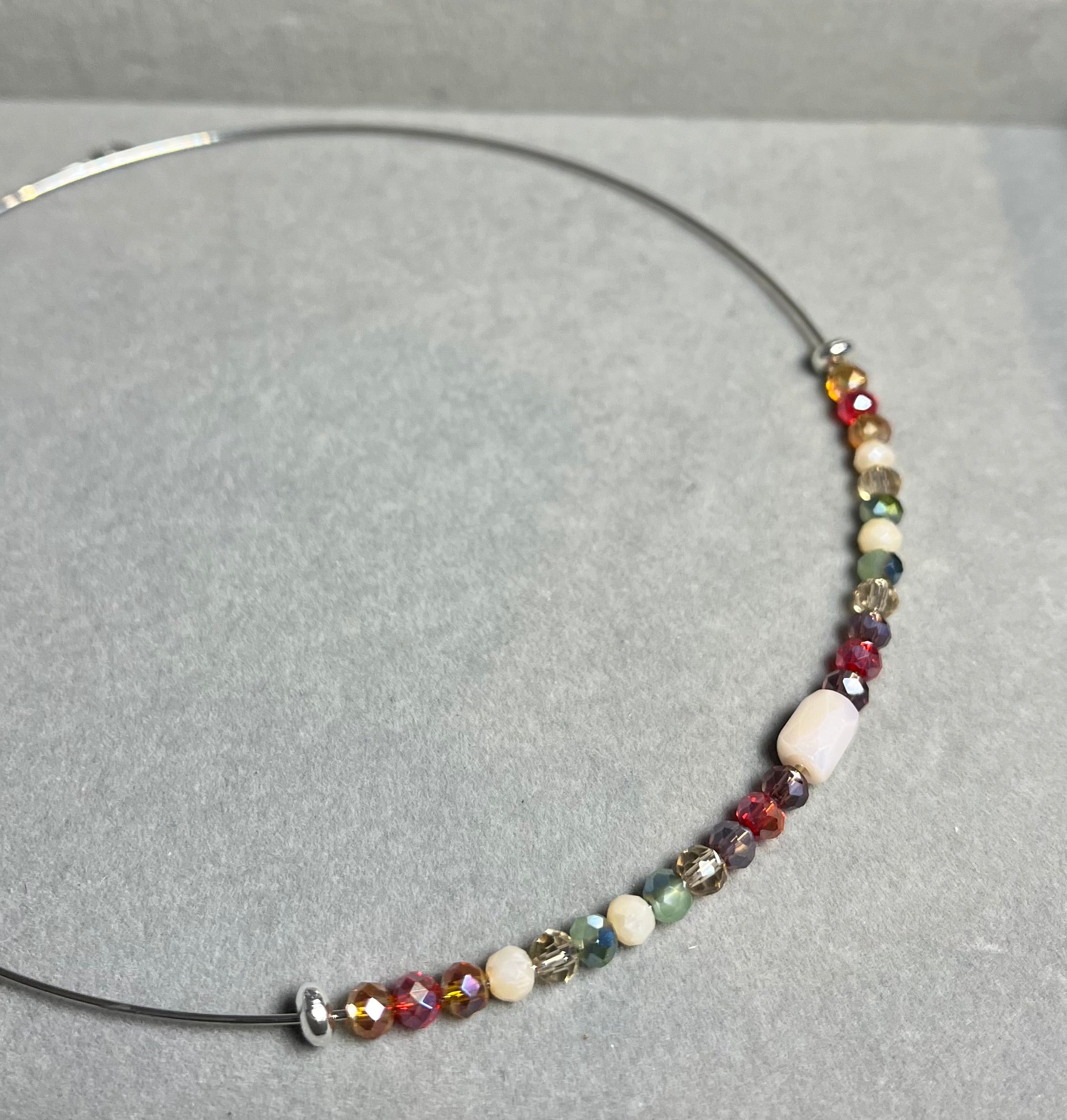 Бляскаво есенно колие