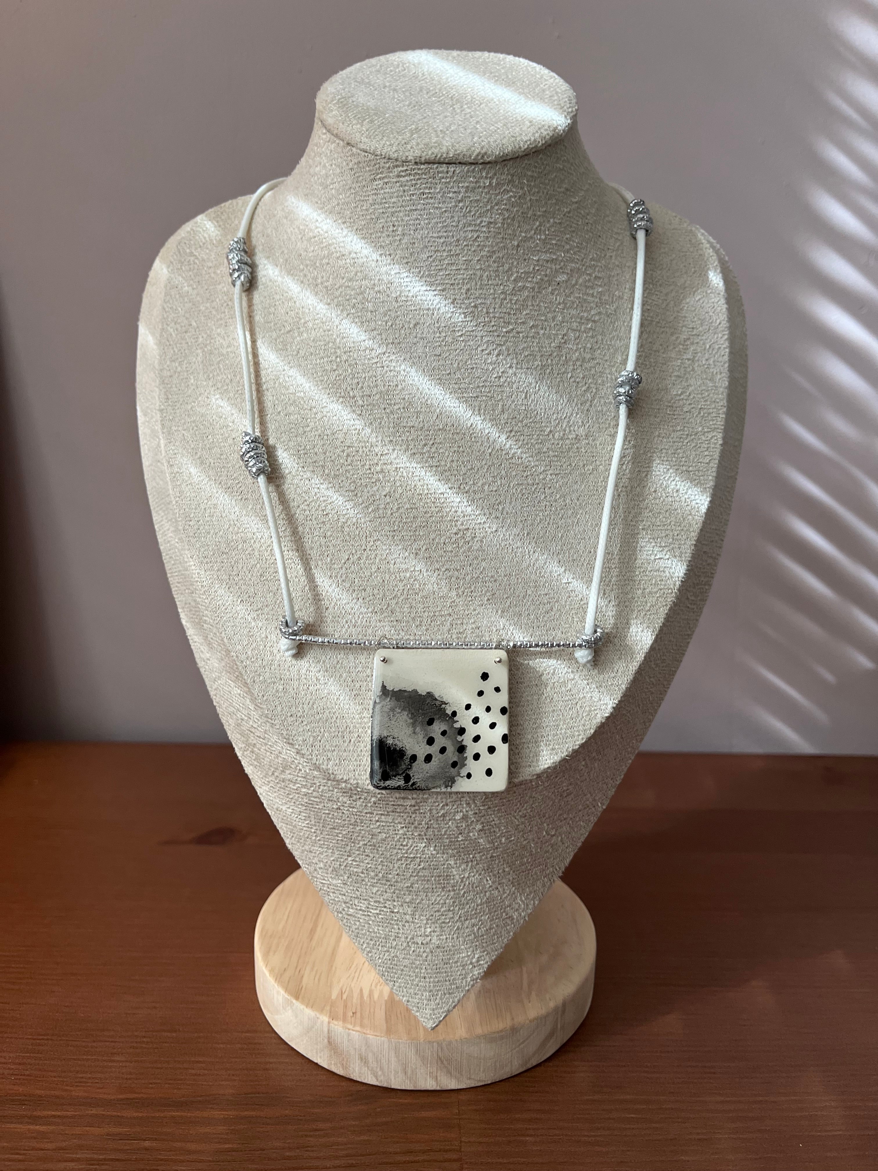 Колие Платно