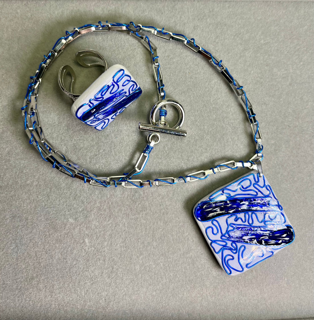 Линия в синьо