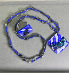 Изрисуван в синьо