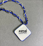 Изрисуван в синьо