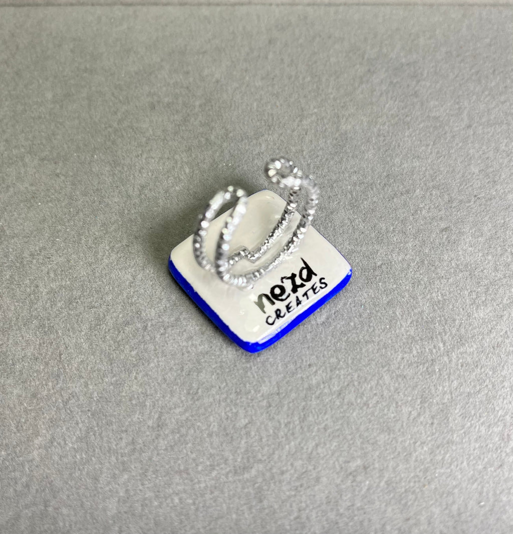 Изрисуван в синьо