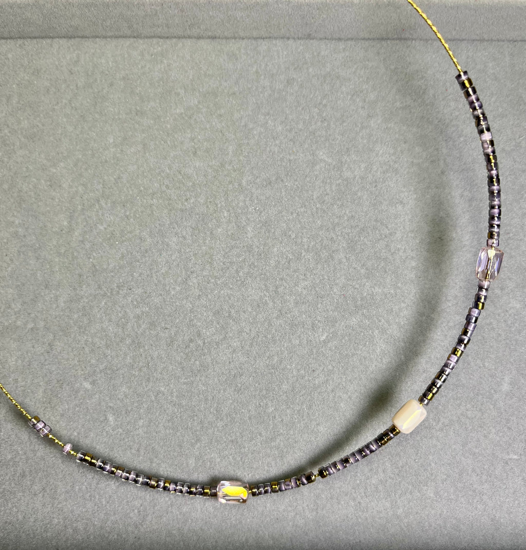 Колие нежно златист