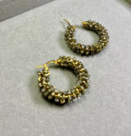 Нежно златист