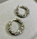 Нежно златист