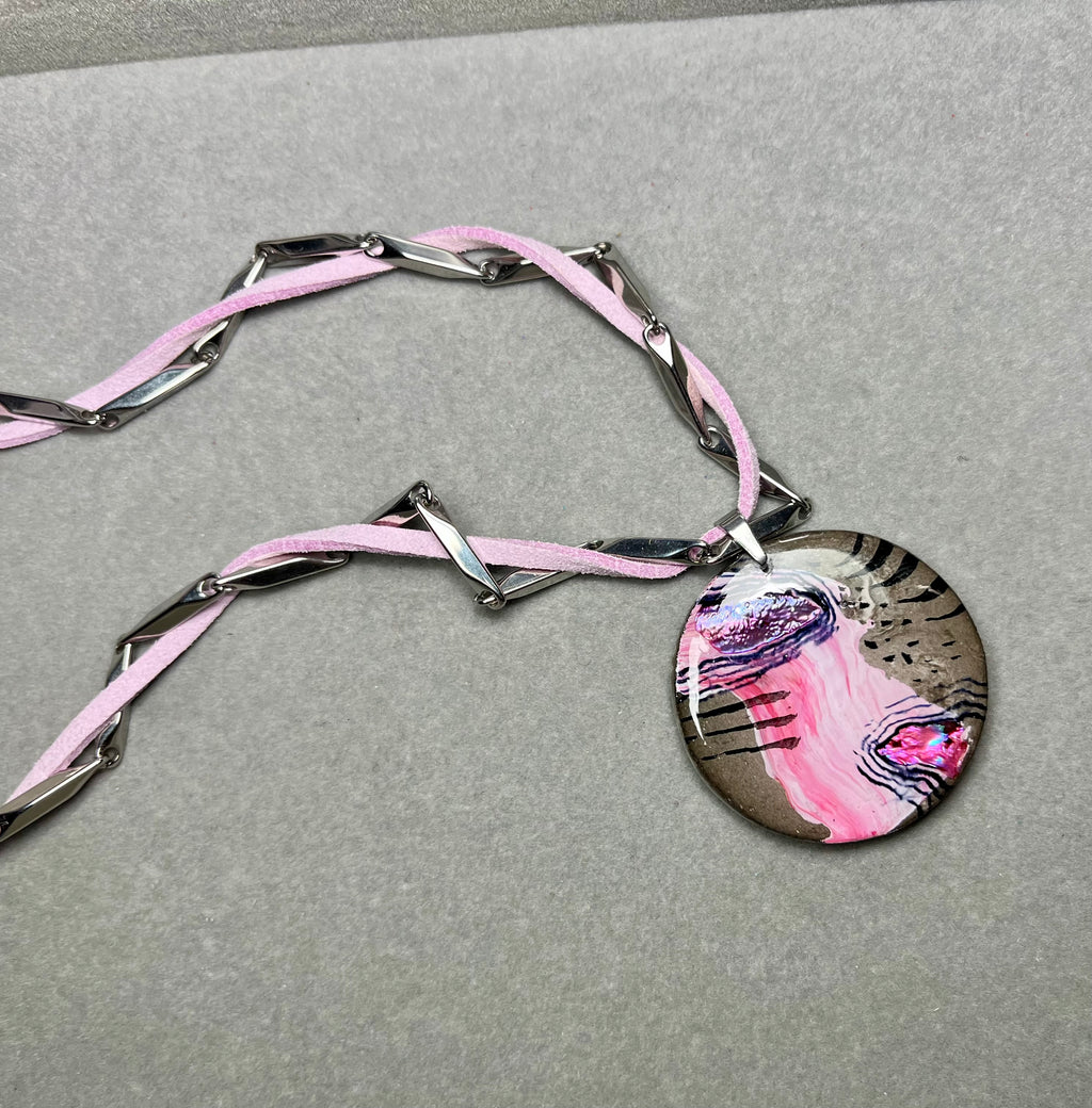 Студ в розово