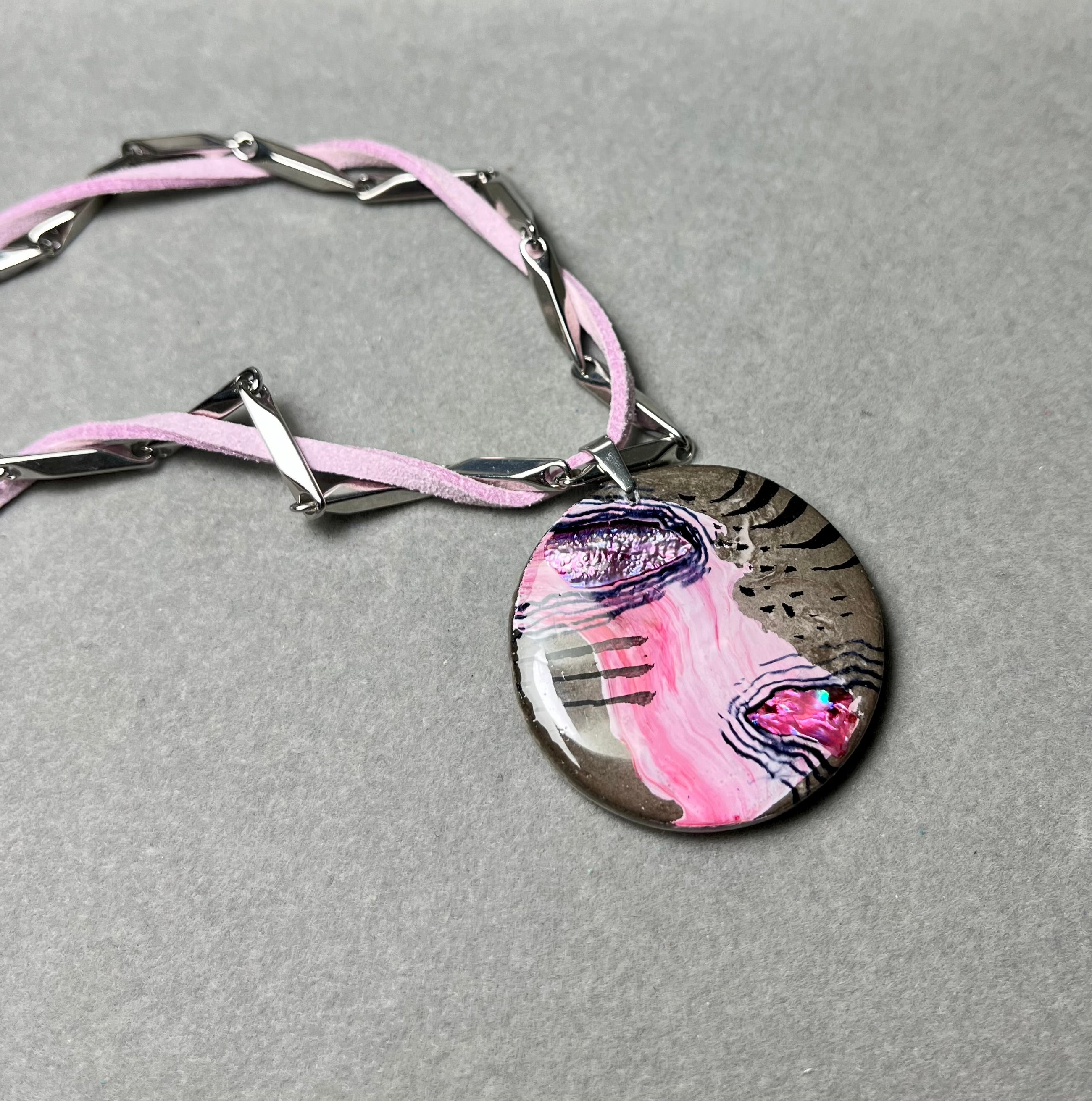 Студ в розово