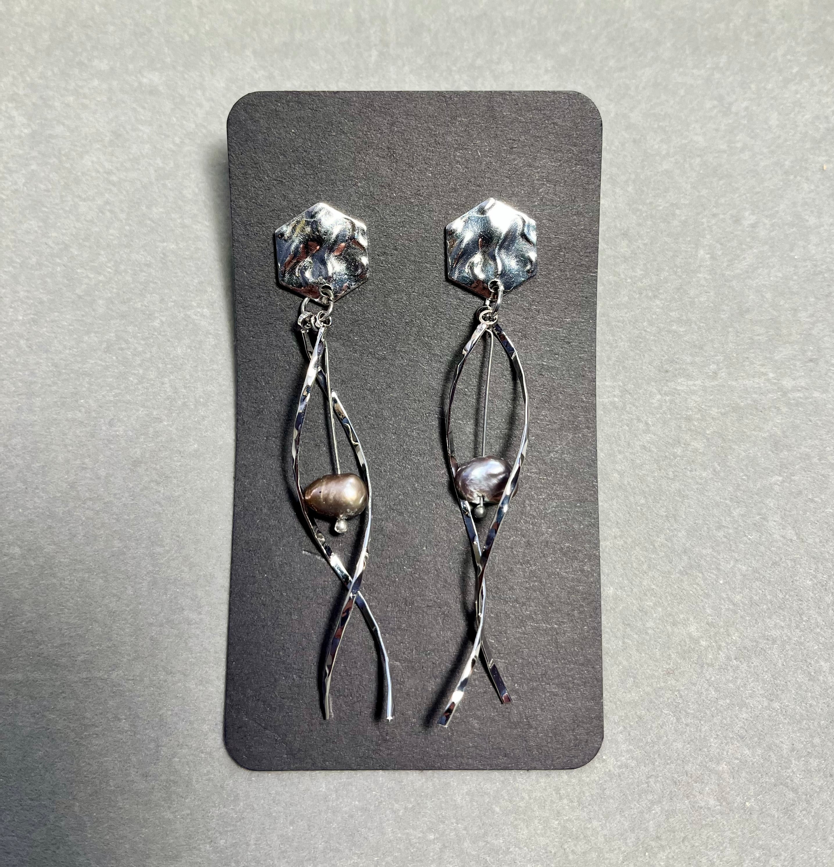 Вълнисти камъни