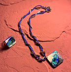 Окови в синьо